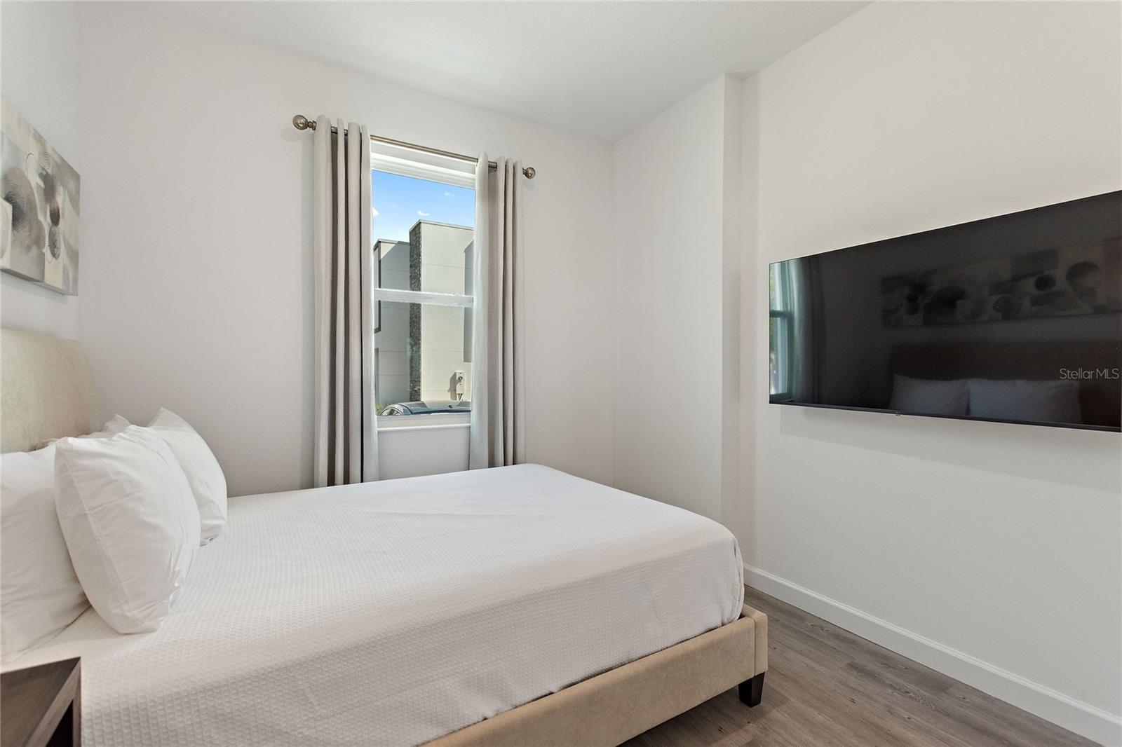 Image 12 of 61 For 452 Famagusta Drive