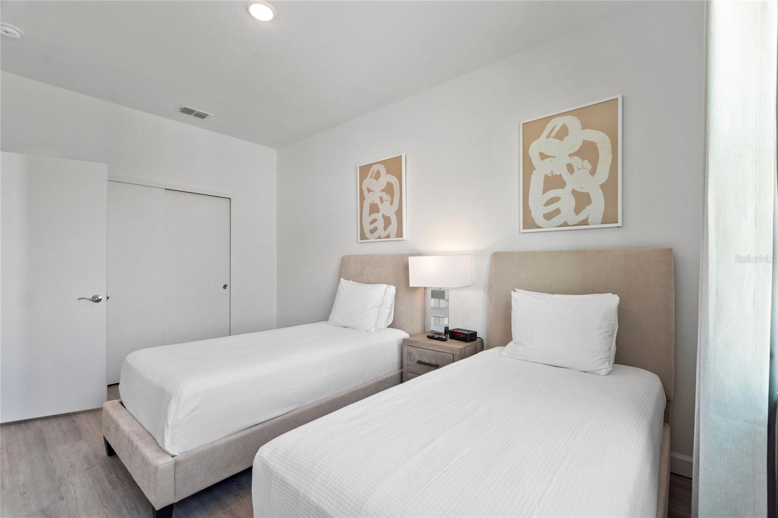 Image 32 of 61 For 452 Famagusta Drive