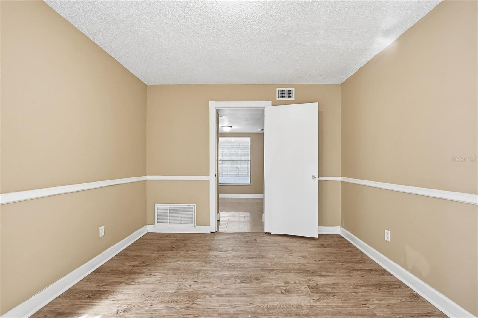 Image 23 of 45 For 15908 Bridgewater Lane