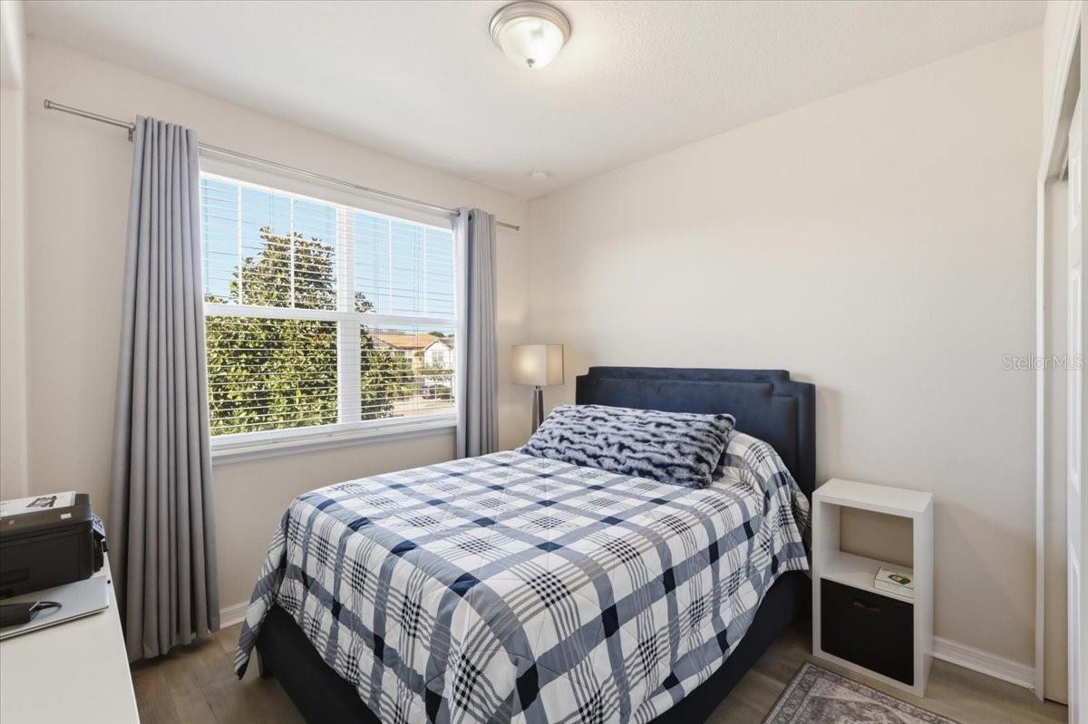 Image 14 of 18 For 4915 Southlawn Avenue