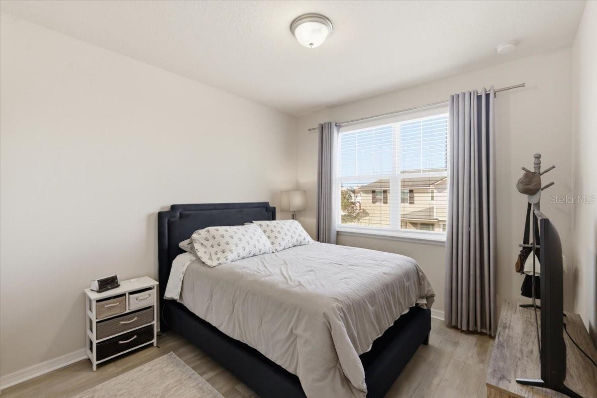 Image 16 of 18 For 4915 Southlawn Avenue