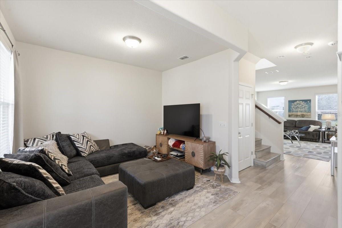 Image 4 of 18 For 4915 Southlawn Avenue