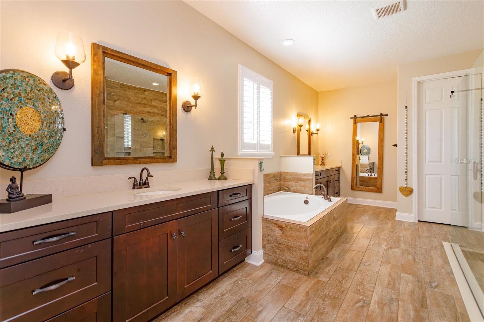 Image 24 of 45 For 790 Zoe Court