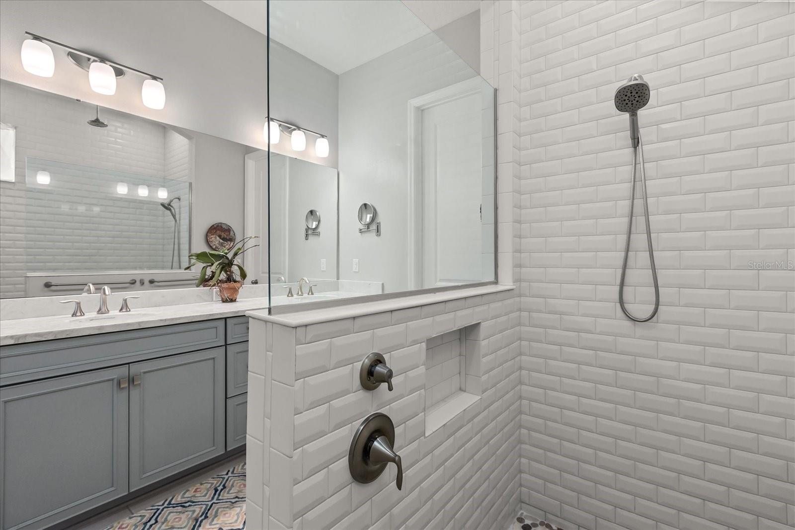 Image 25 of 47 For 1045 Colleton Alley