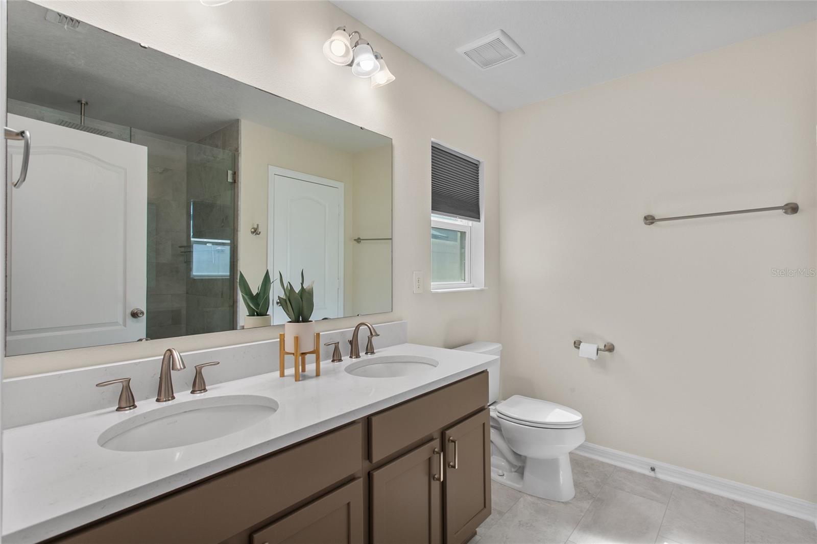 Image 16 of 27 For 4621 Glencrest Loop