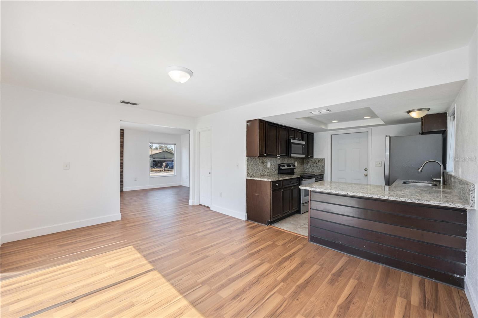 Image 18 of 42 For 1675 Sailpoint Drive