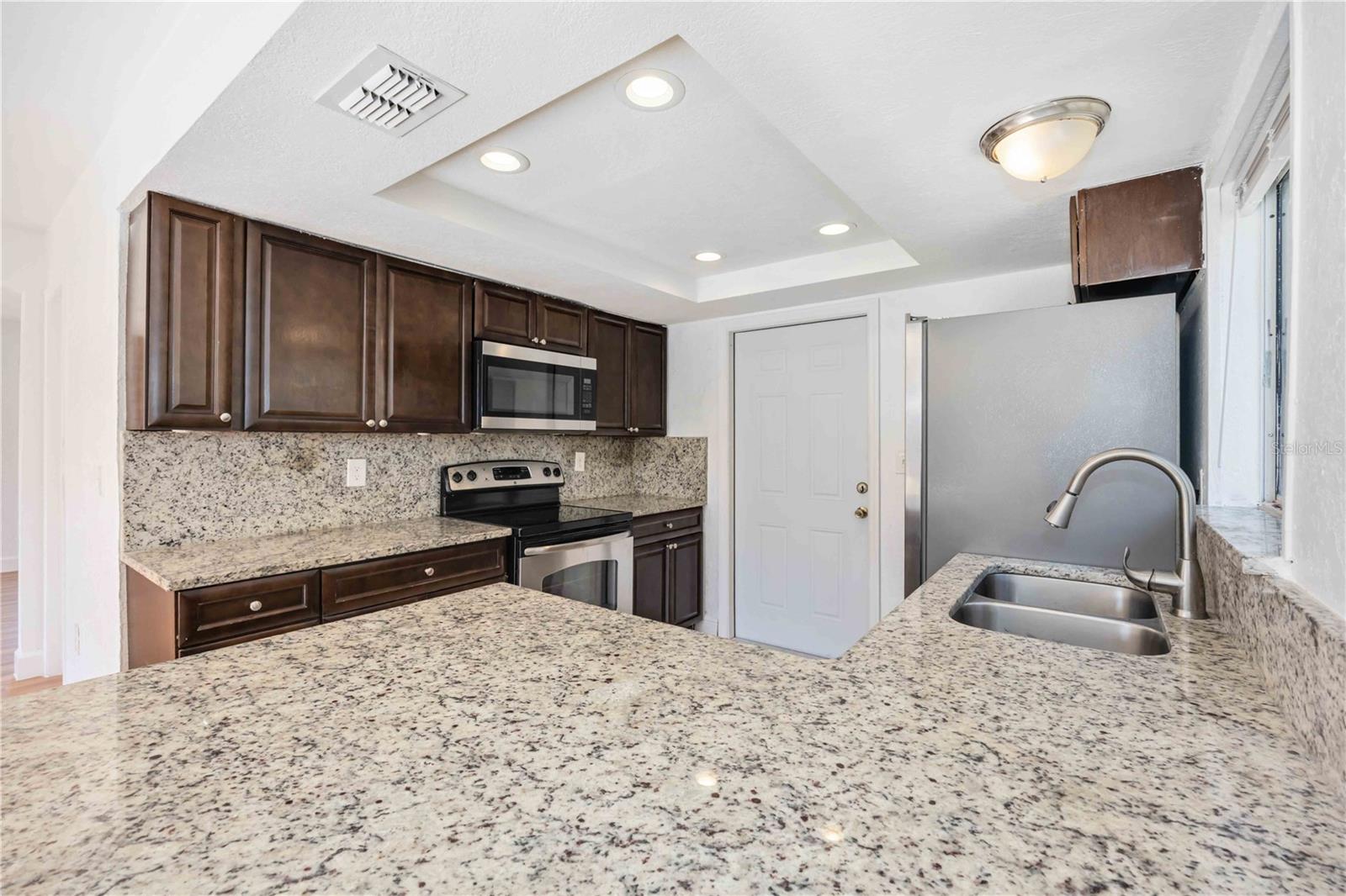 Image 22 of 42 For 1675 Sailpoint Drive