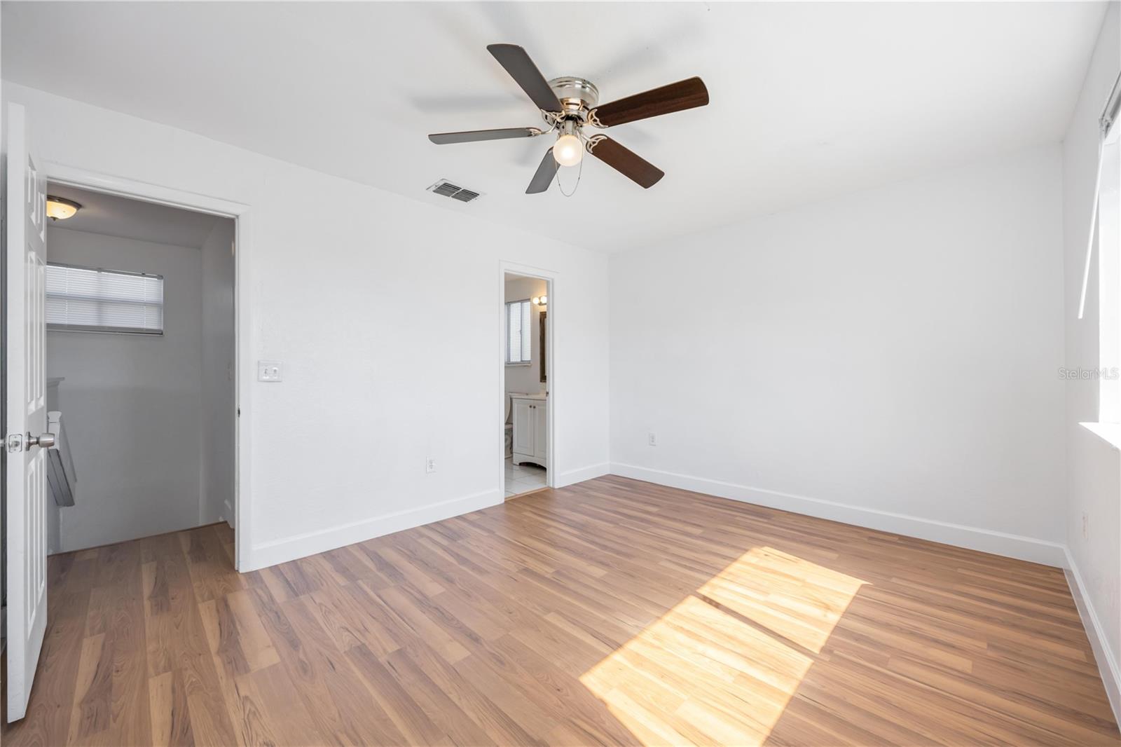 Image 26 of 42 For 1675 Sailpoint Drive