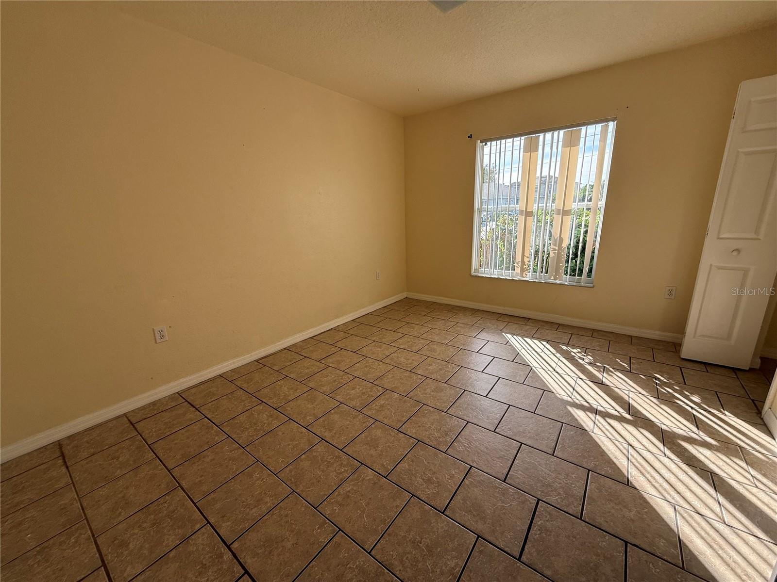 Image 14 of 17 For 731 Squirrel Court