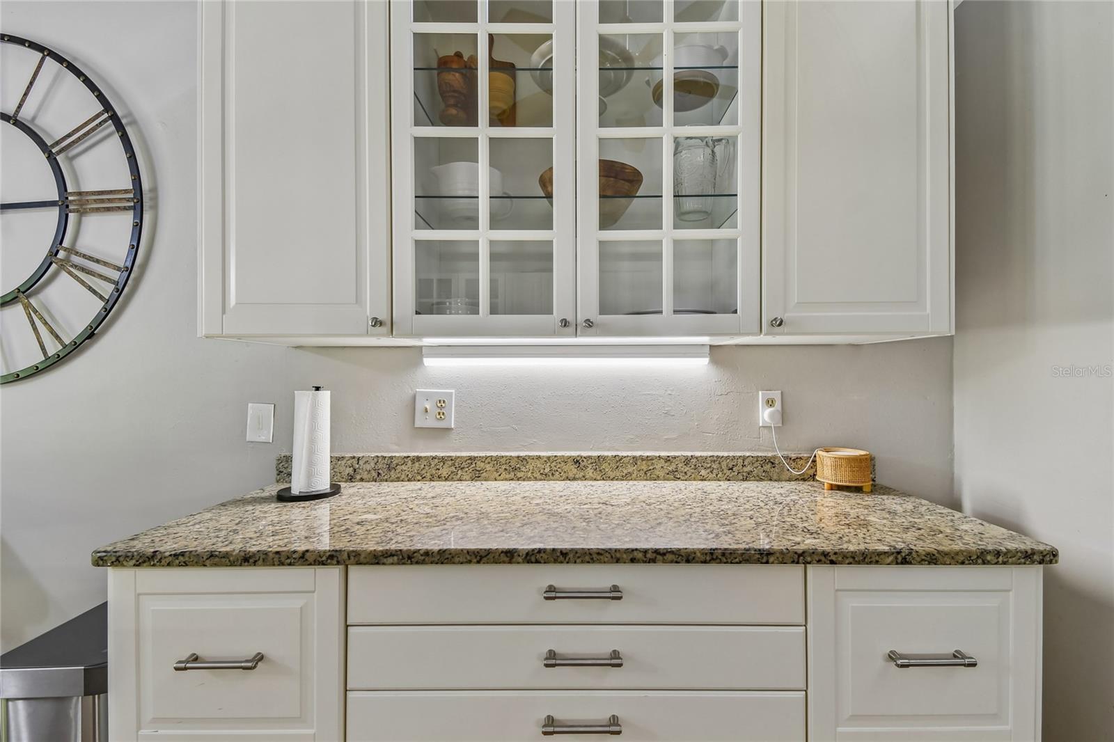 Image 10 of 27 For 1106 Superior Court