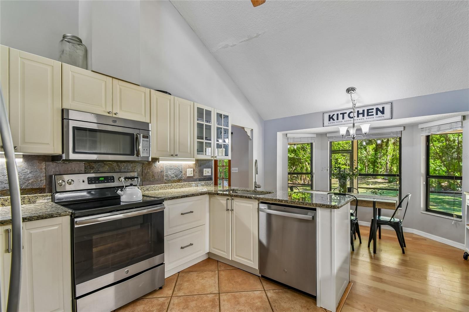 Image 11 of 27 For 1106 Superior Court