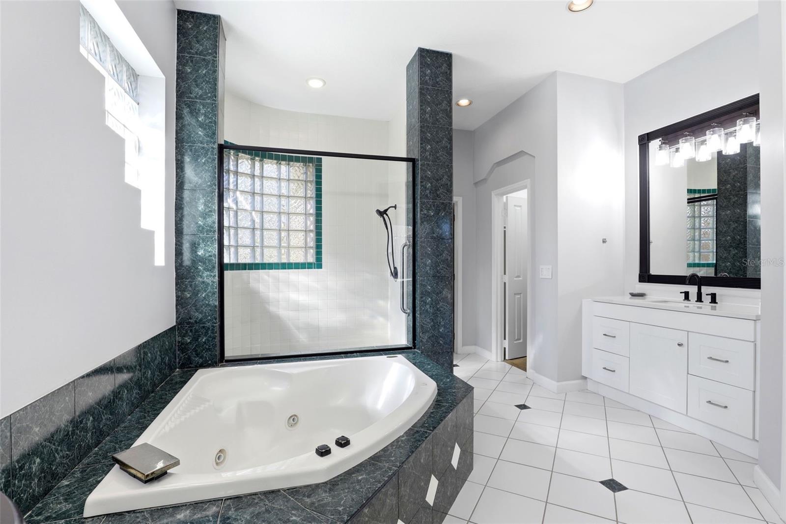 Image 22 of 43 For 8034 Landgrove Court