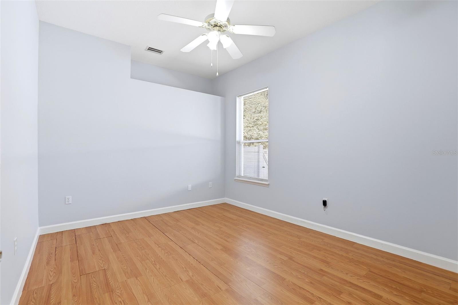 Image 27 of 43 For 8034 Landgrove Court