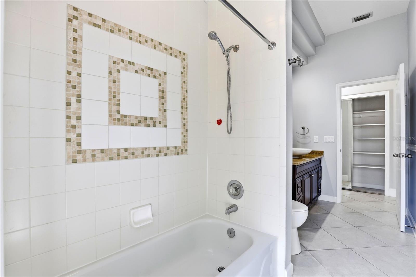 Image 29 of 43 For 8034 Landgrove Court