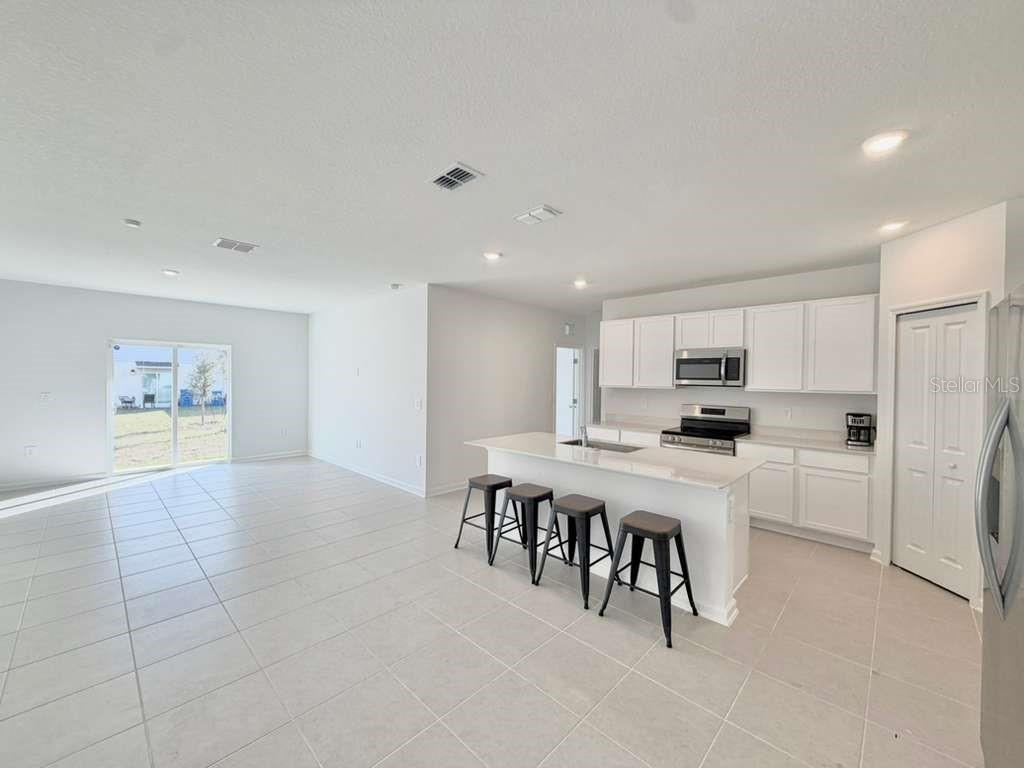 Image 4 of 22 For 3638 Hardman Drive