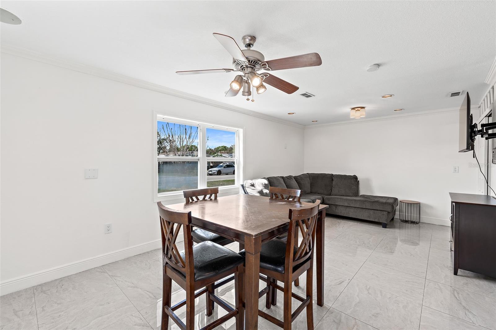 Image 10 of 26 For 218 Prince Avenue