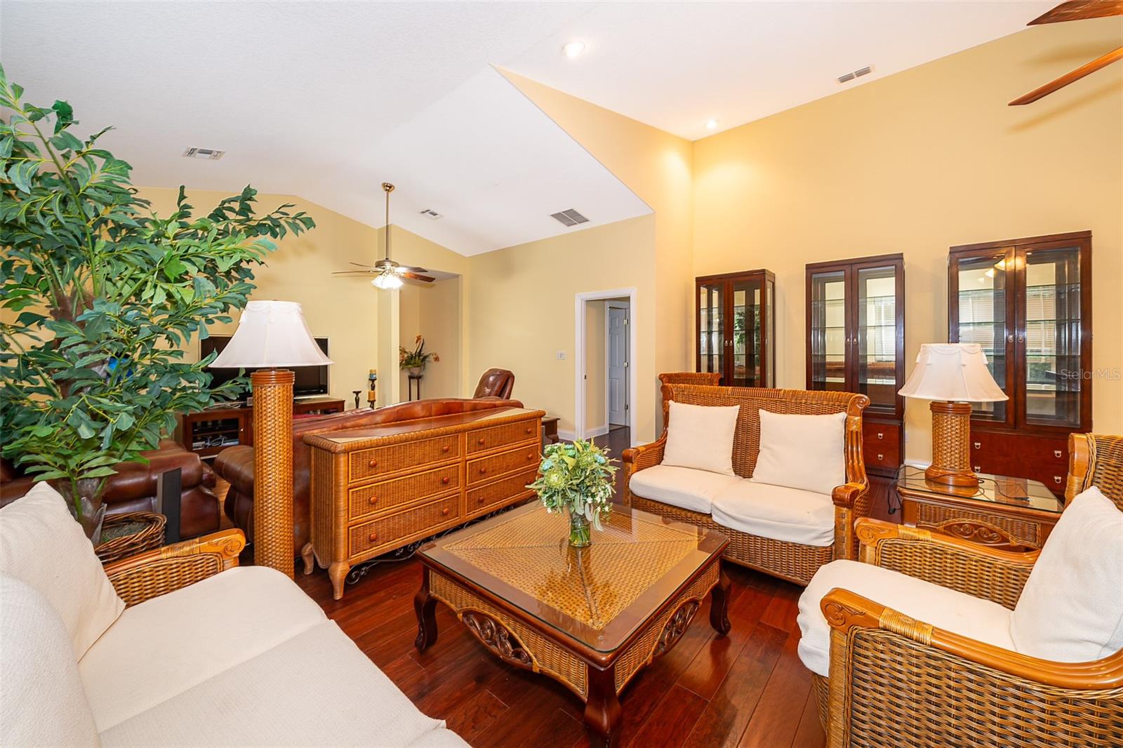 Image 17 of 34 For 1709 Iverness Court