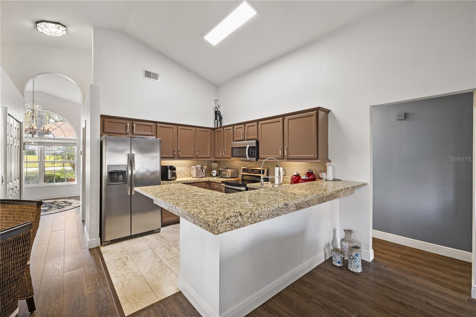 Image 10 of 27 For 2102 Applegate Drive