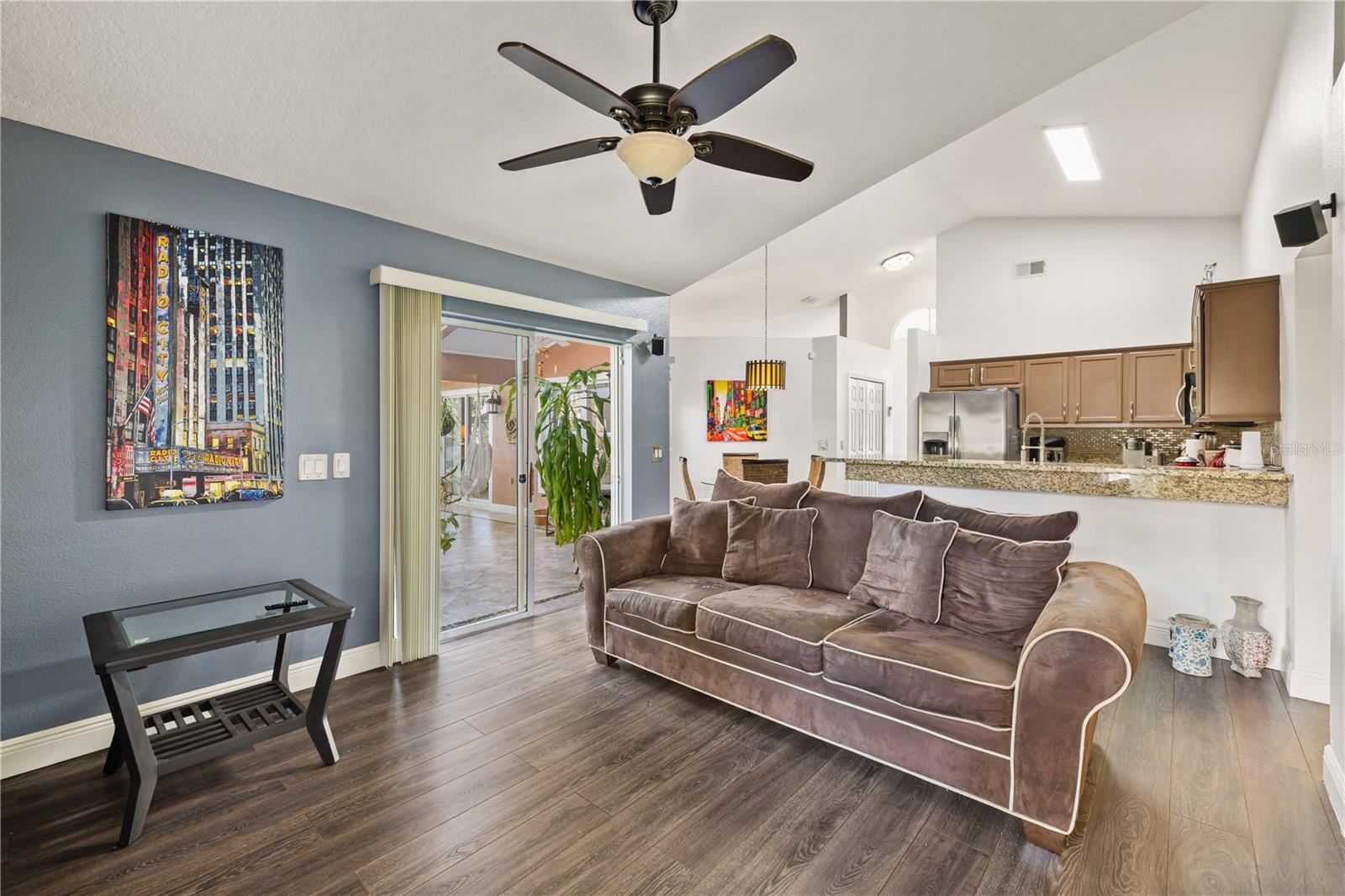 Image 11 of 27 For 2102 Applegate Drive