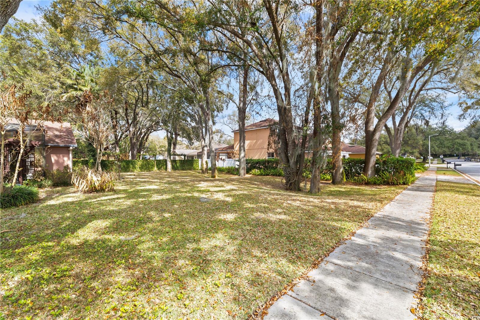 Image 20 of 27 For 2102 Applegate Drive