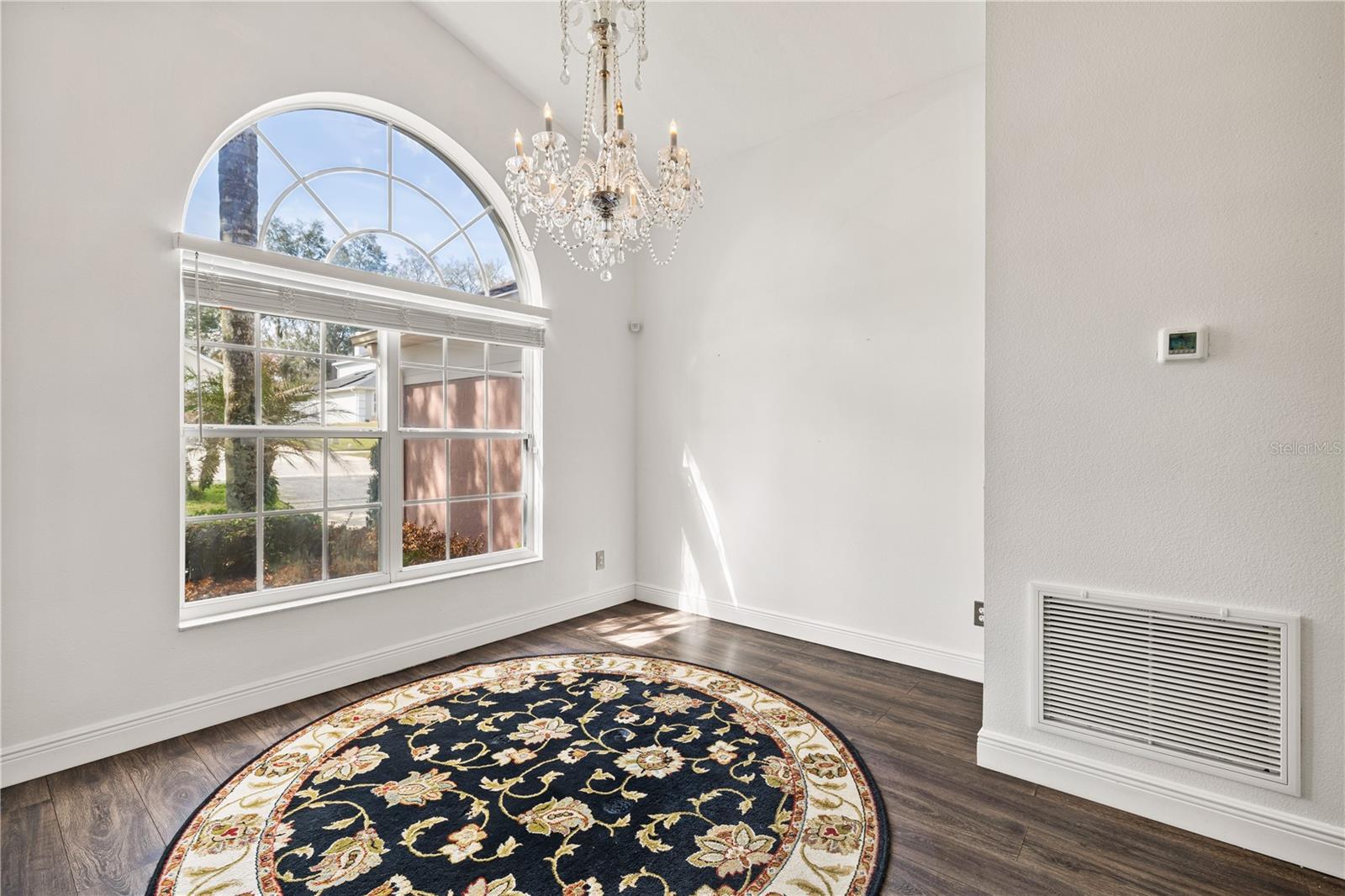 Image 6 of 27 For 2102 Applegate Drive