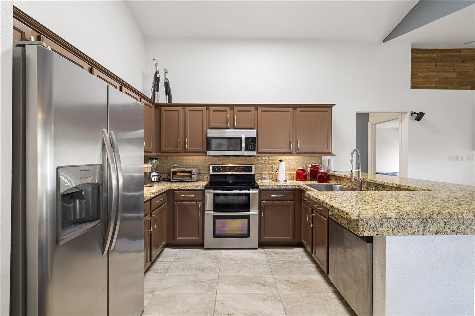 Image 9 of 27 For 2102 Applegate Drive