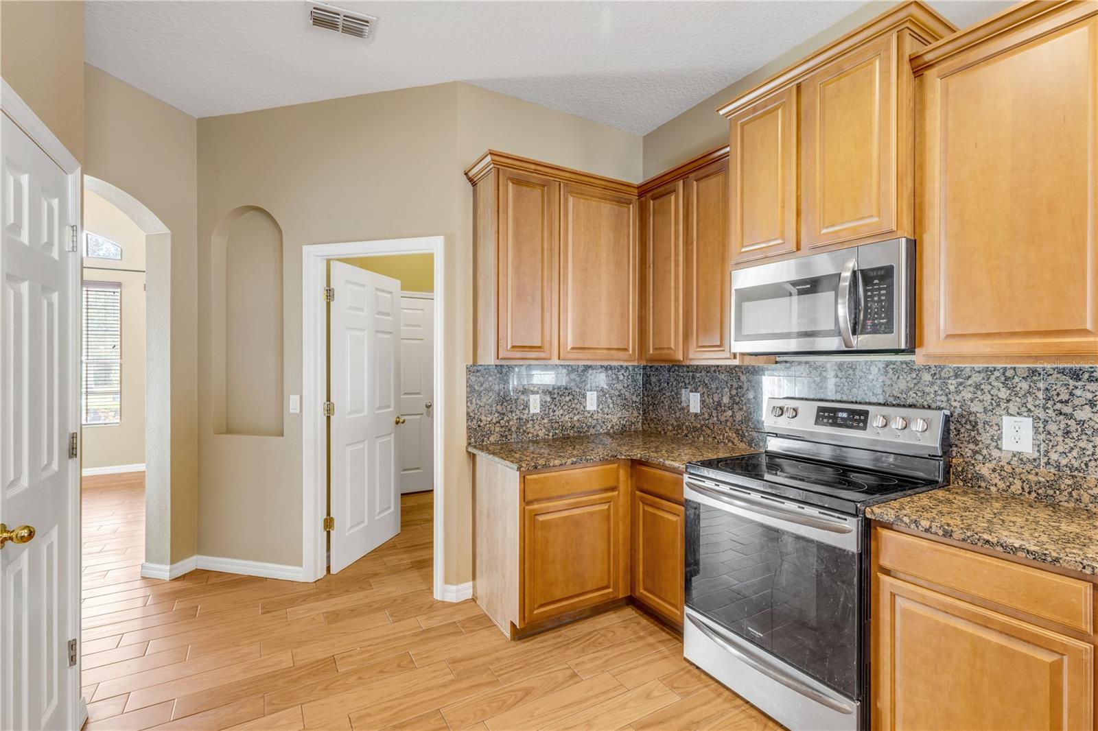 Image 10 of 36 For 414 Holly Fern Trail