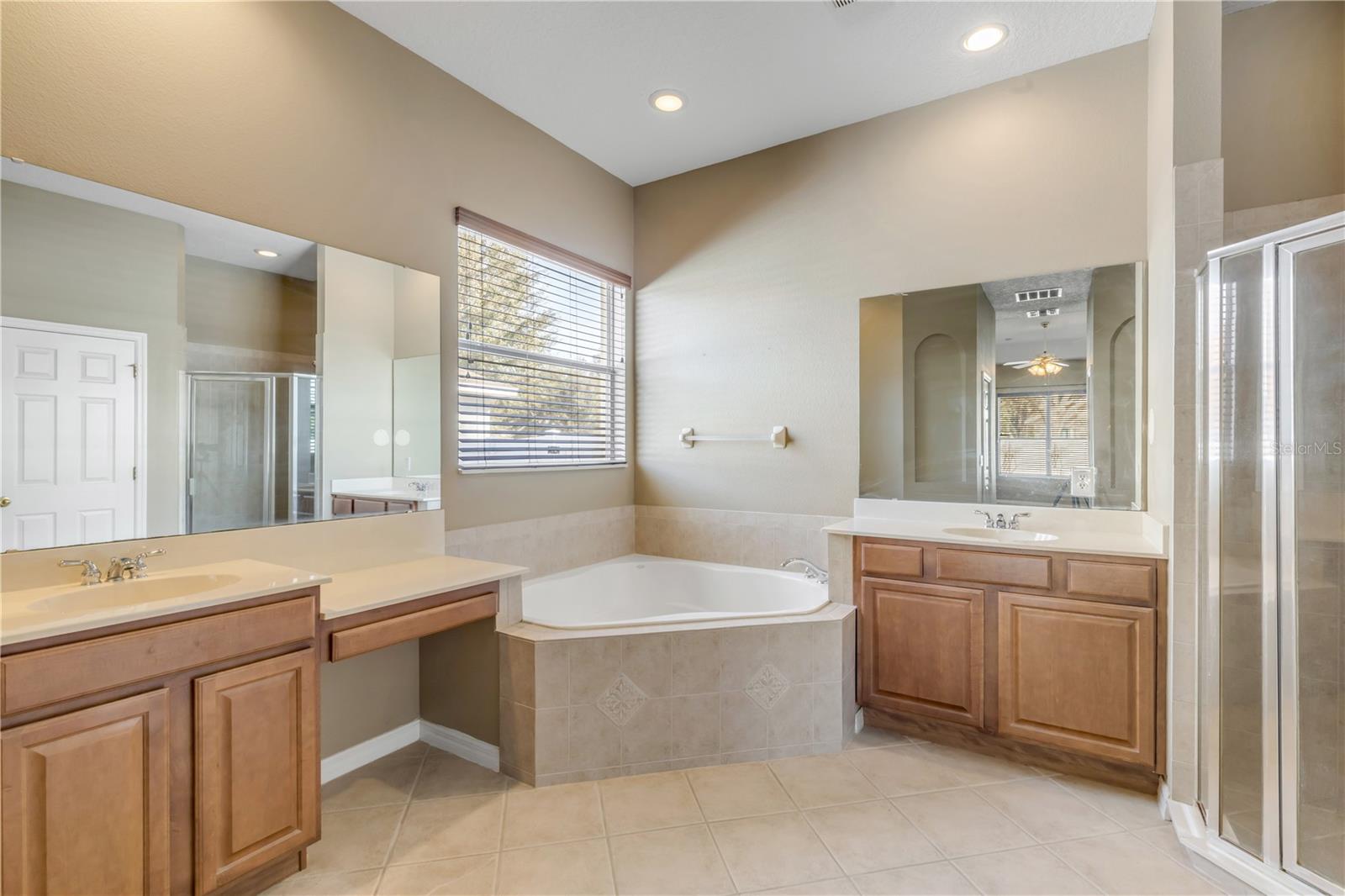 Image 19 of 36 For 414 Holly Fern Trail