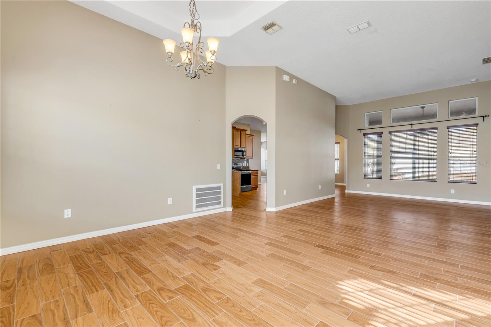 Image 7 of 36 For 414 Holly Fern Trail