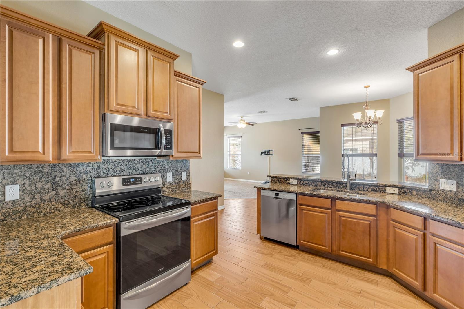 Image 8 of 36 For 414 Holly Fern Trail