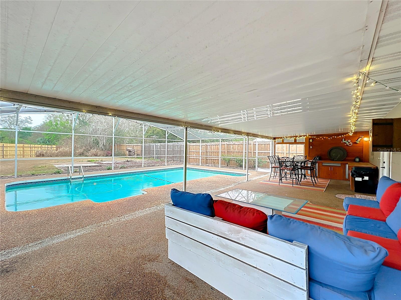 Image 15 of 54 For 821 Raven Avenue