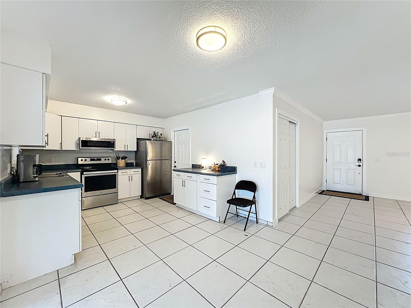 Image 21 of 54 For 821 Raven Avenue