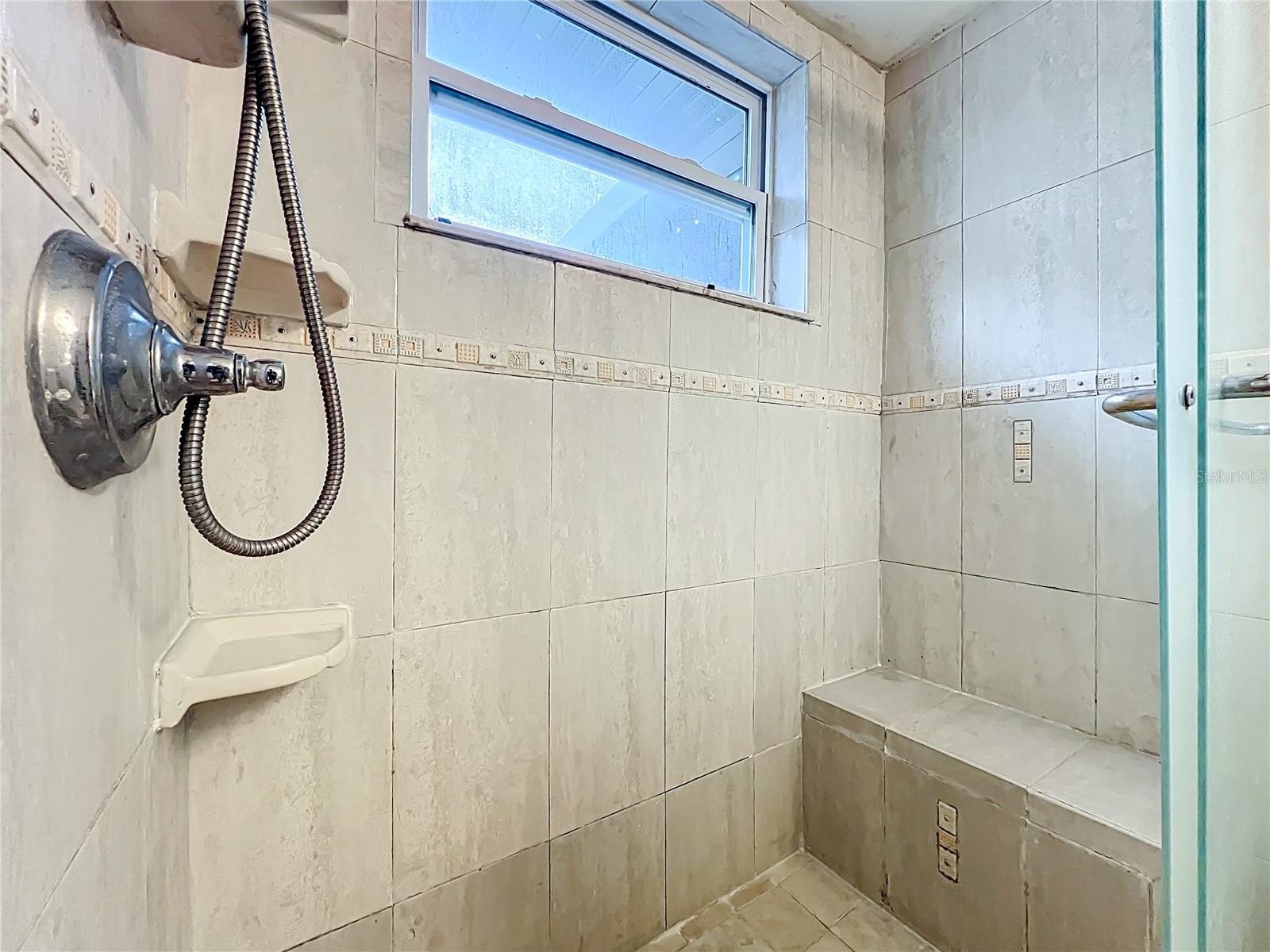 Image 29 of 54 For 821 Raven Avenue