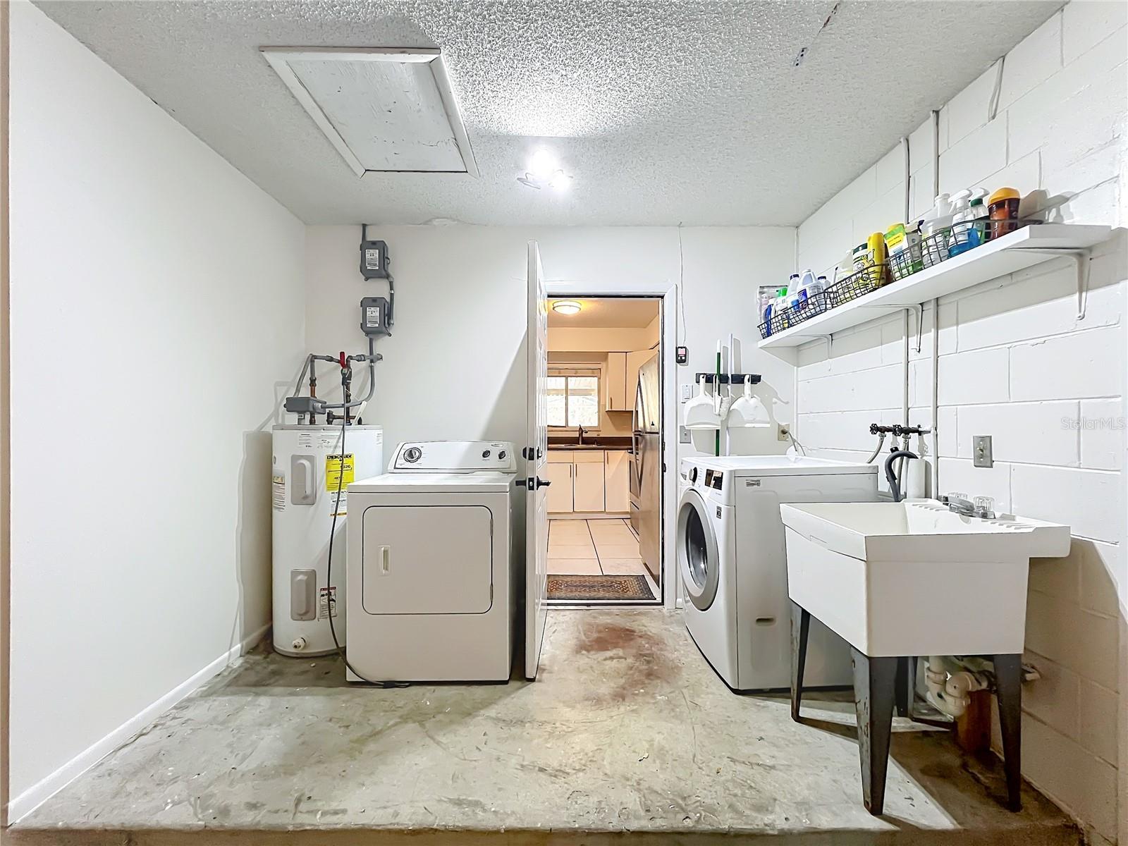 Image 42 of 54 For 821 Raven Avenue