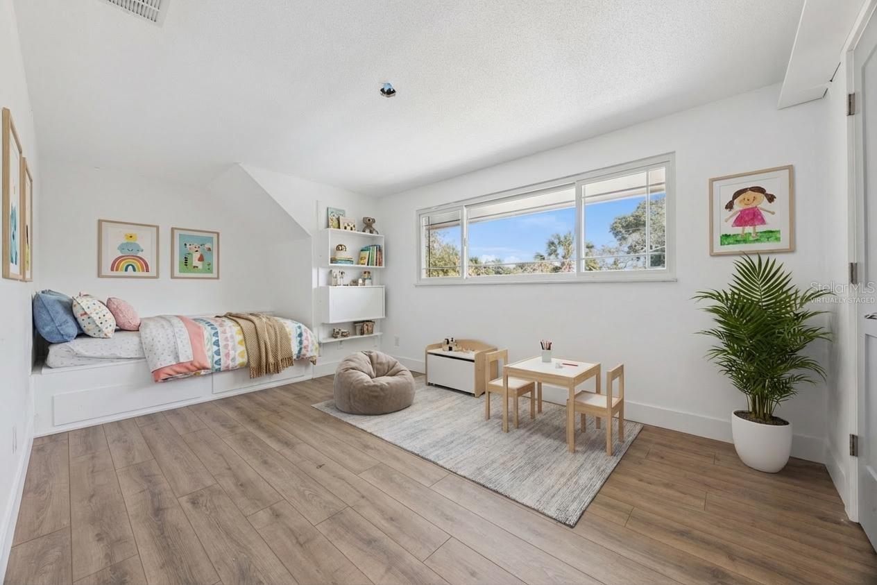 Image 21 of 31 For 1135 Thunder Trail