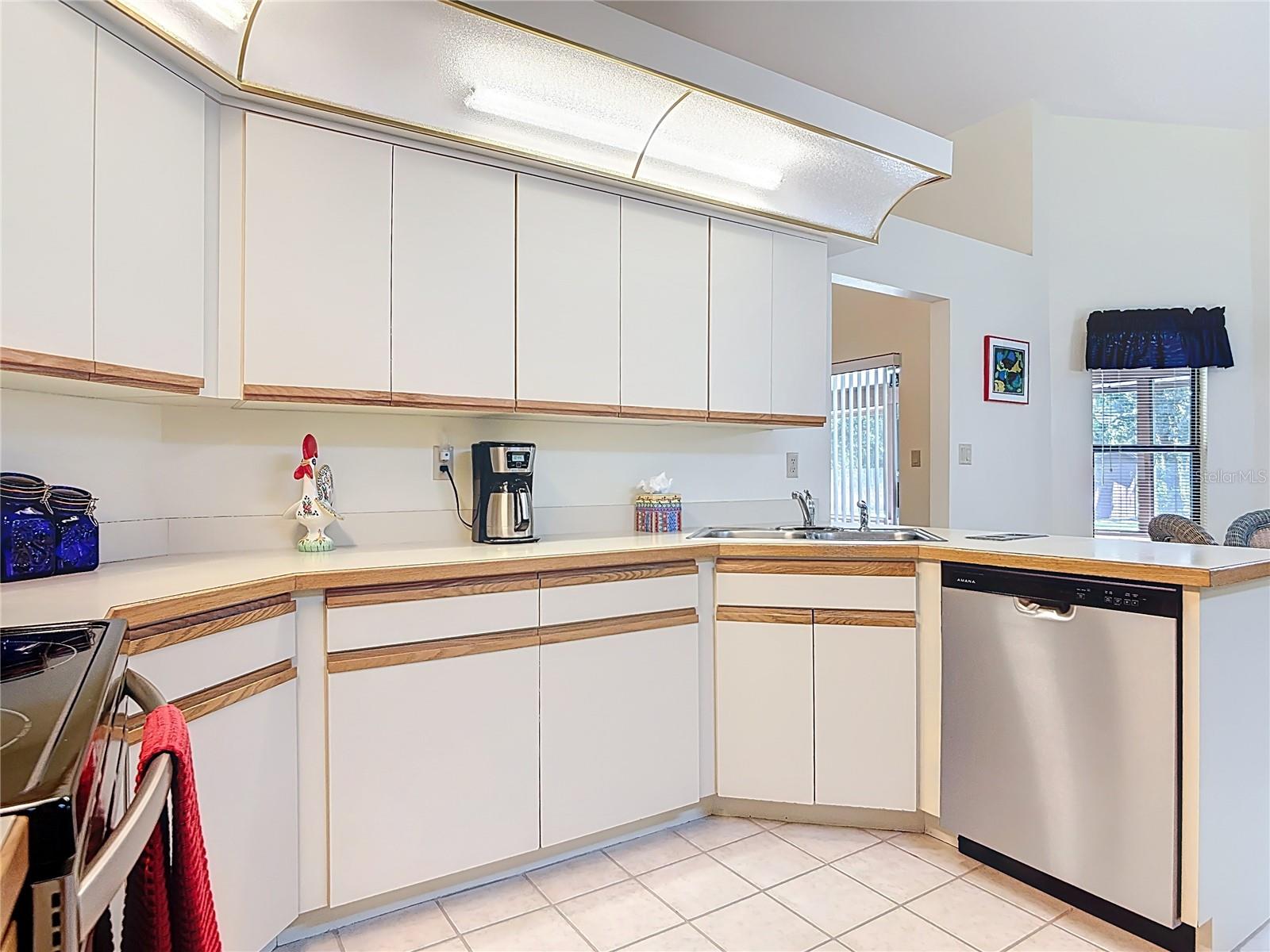 Image 12 of 51 For 1355 Cameron Avenue