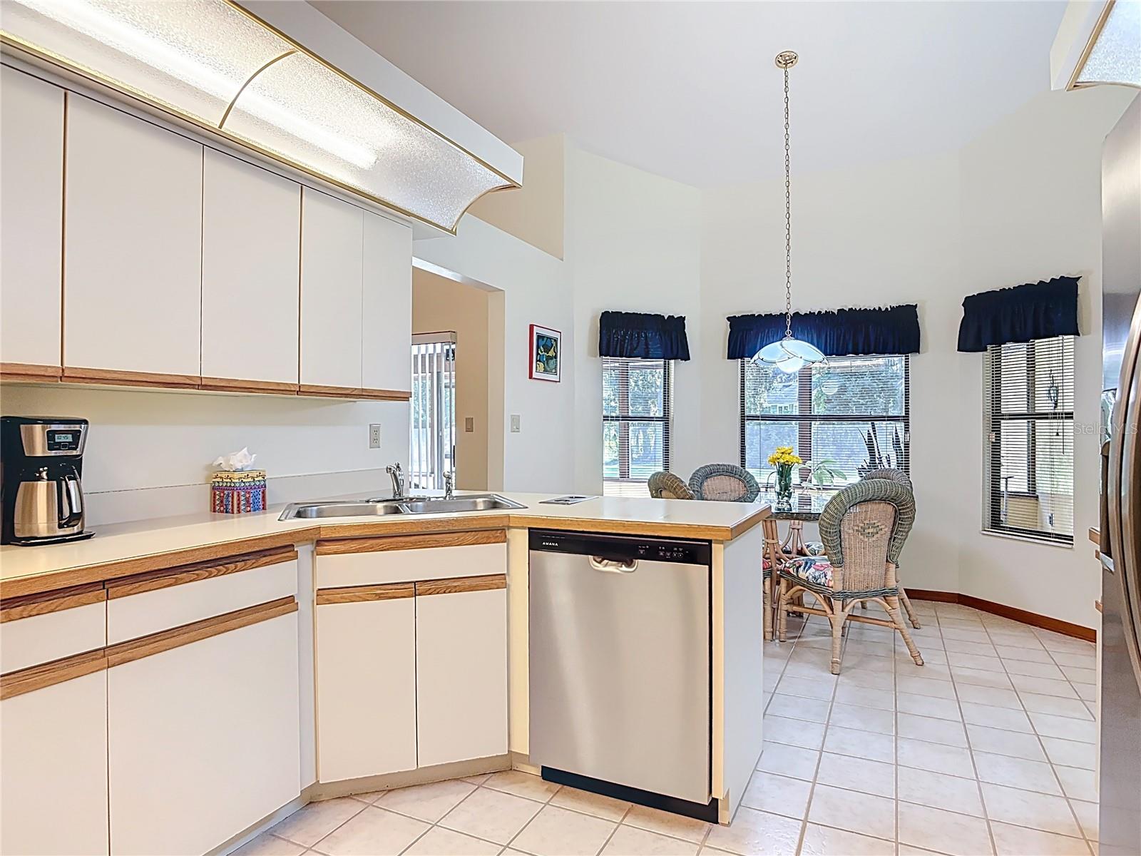 Image 14 of 51 For 1355 Cameron Avenue