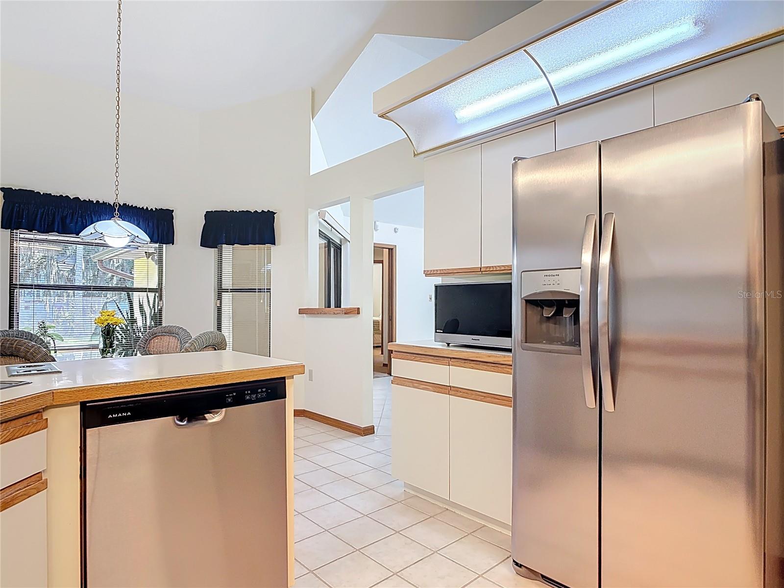 Image 15 of 51 For 1355 Cameron Avenue