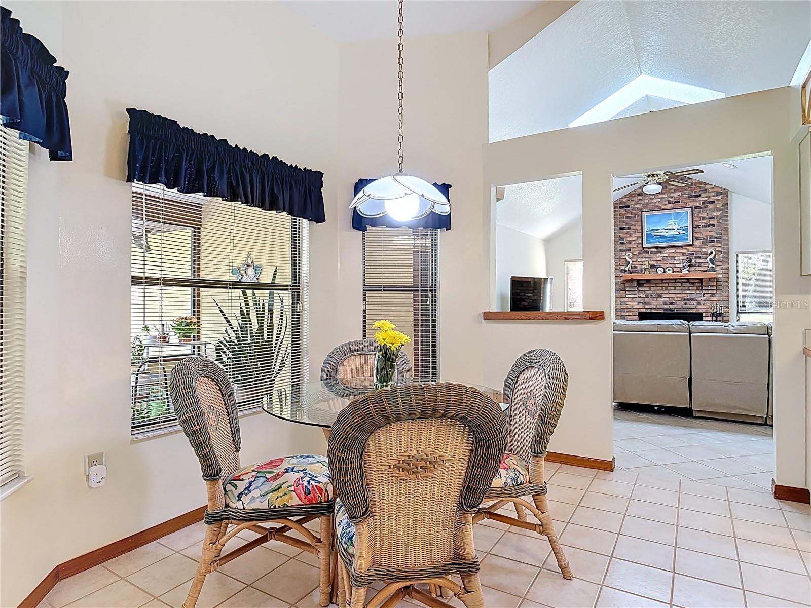 Image 19 of 51 For 1355 Cameron Avenue