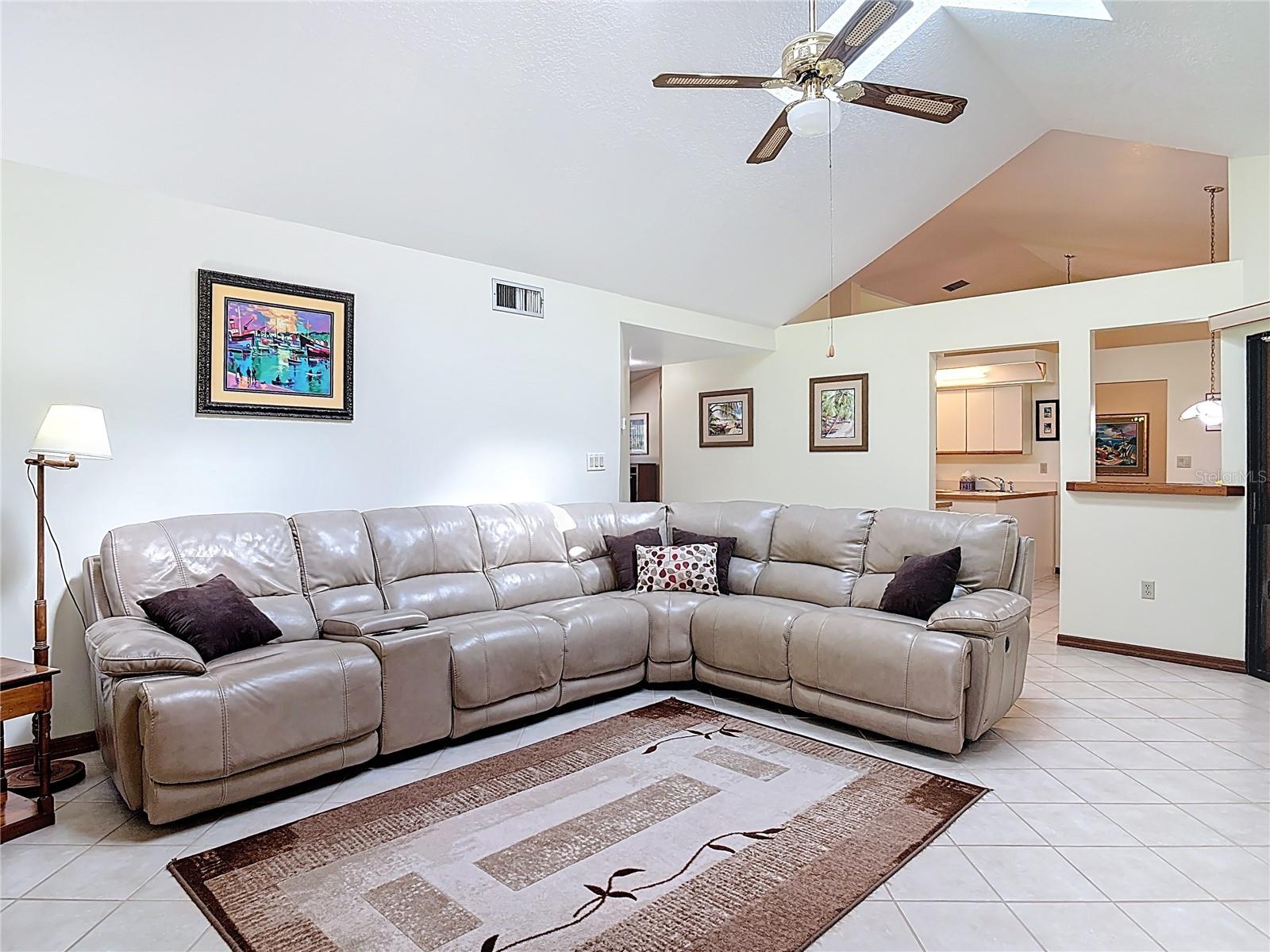 Image 21 of 51 For 1355 Cameron Avenue