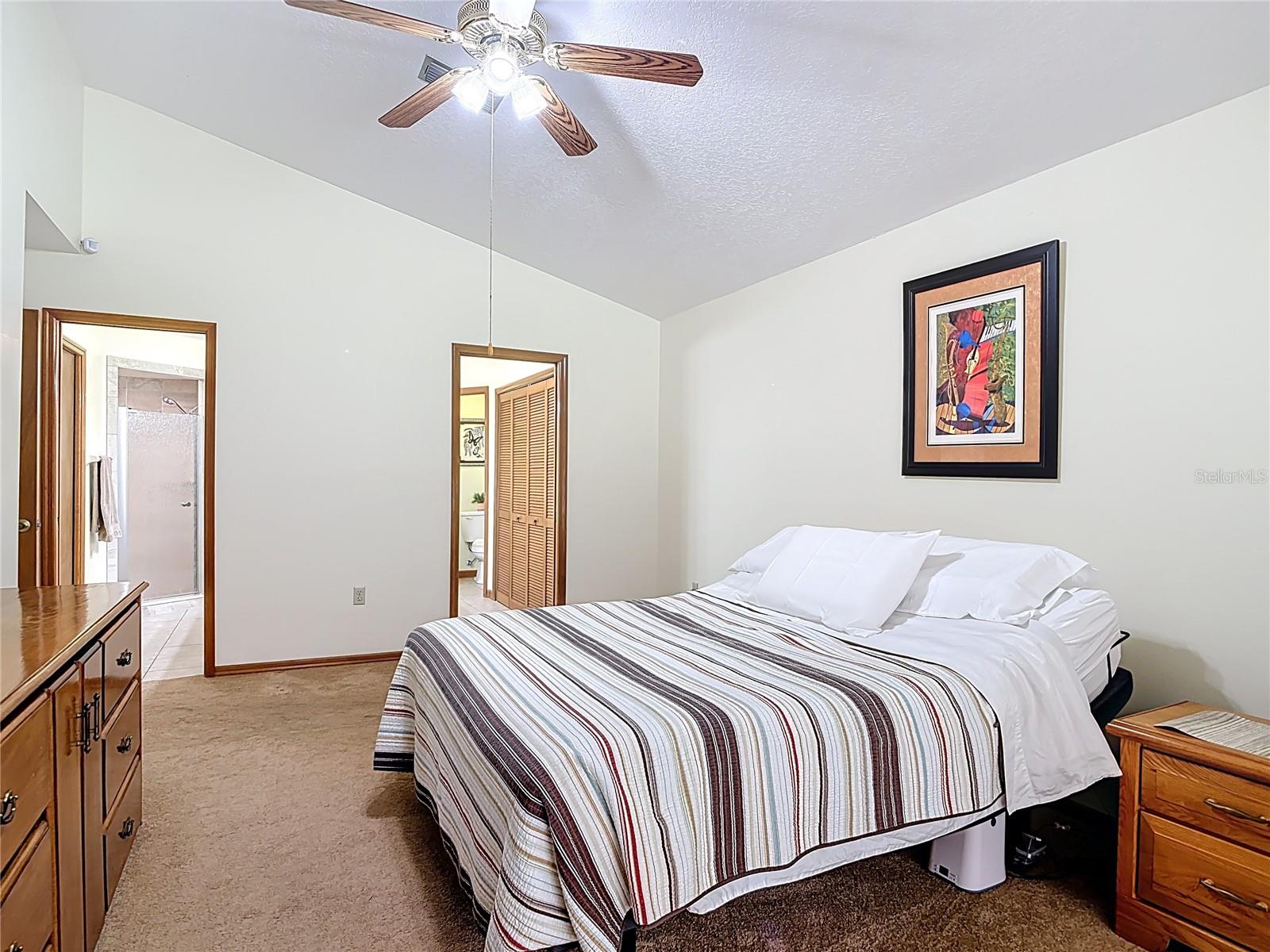 Image 33 of 51 For 1355 Cameron Avenue