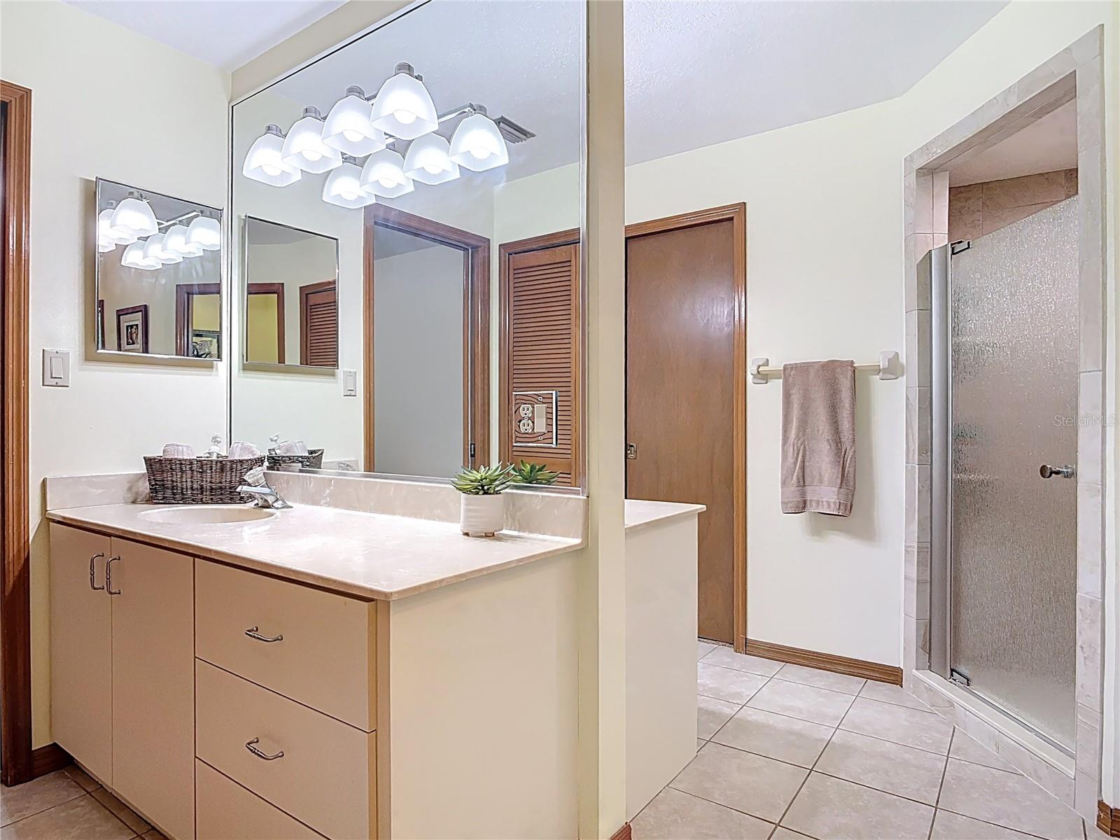 Image 37 of 51 For 1355 Cameron Avenue