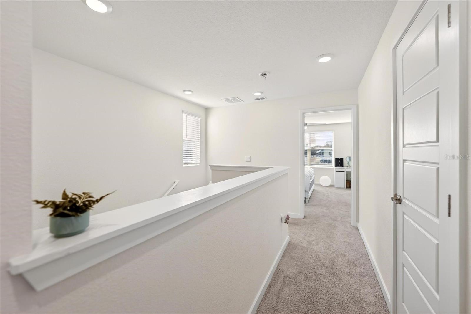 Image 22 of 46 For 553 John L Mica Way