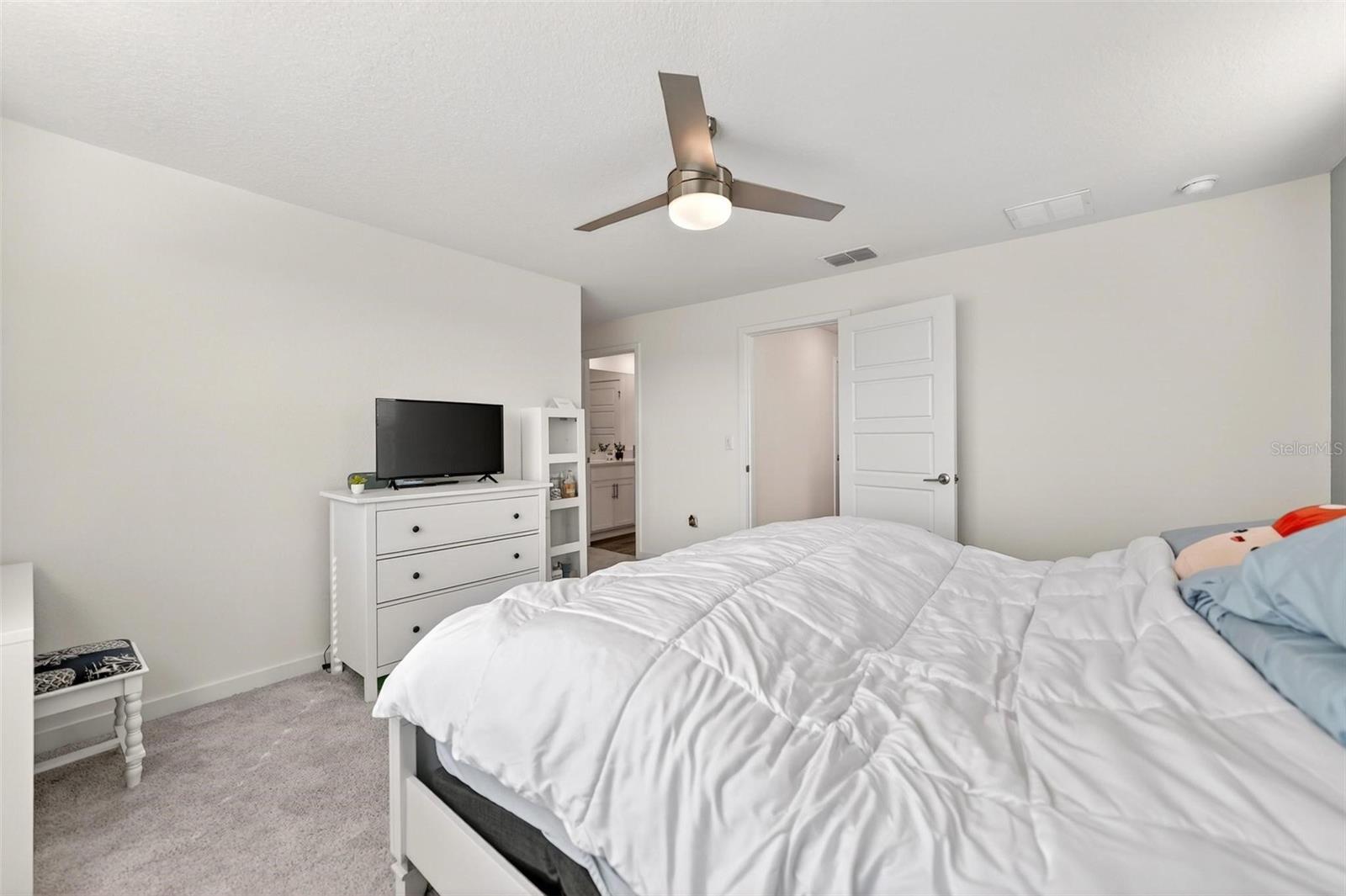 Image 25 of 46 For 553 John L Mica Way