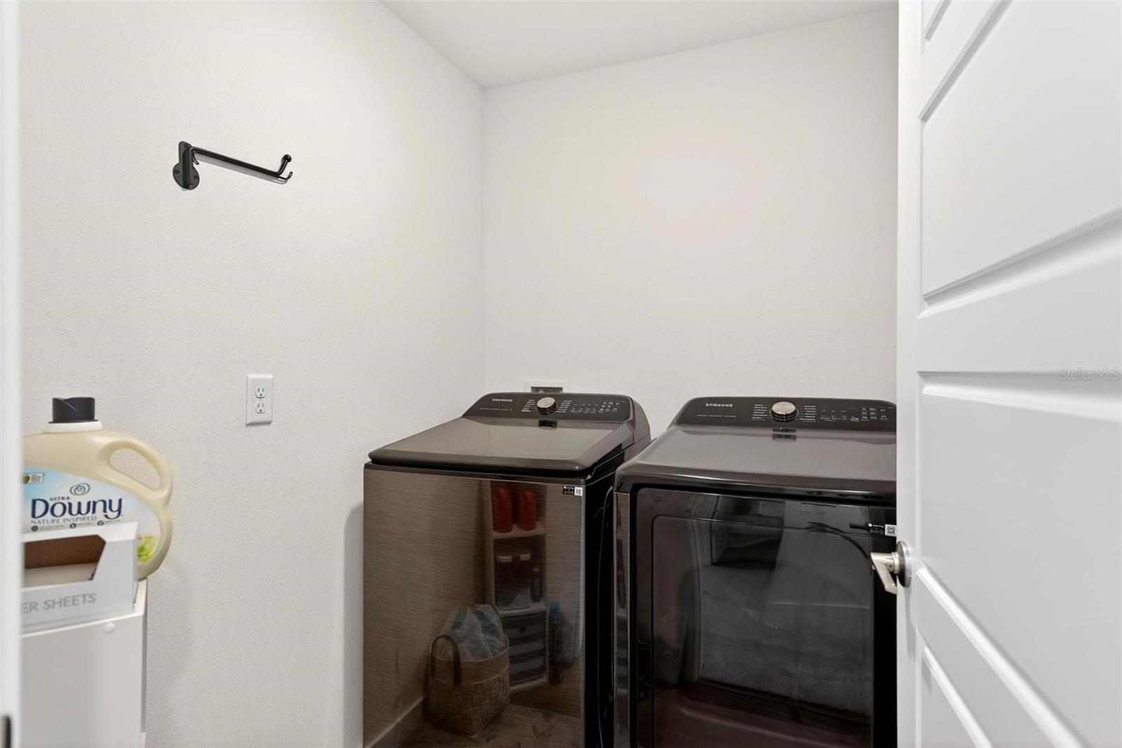 Image 39 of 46 For 553 John L Mica Way