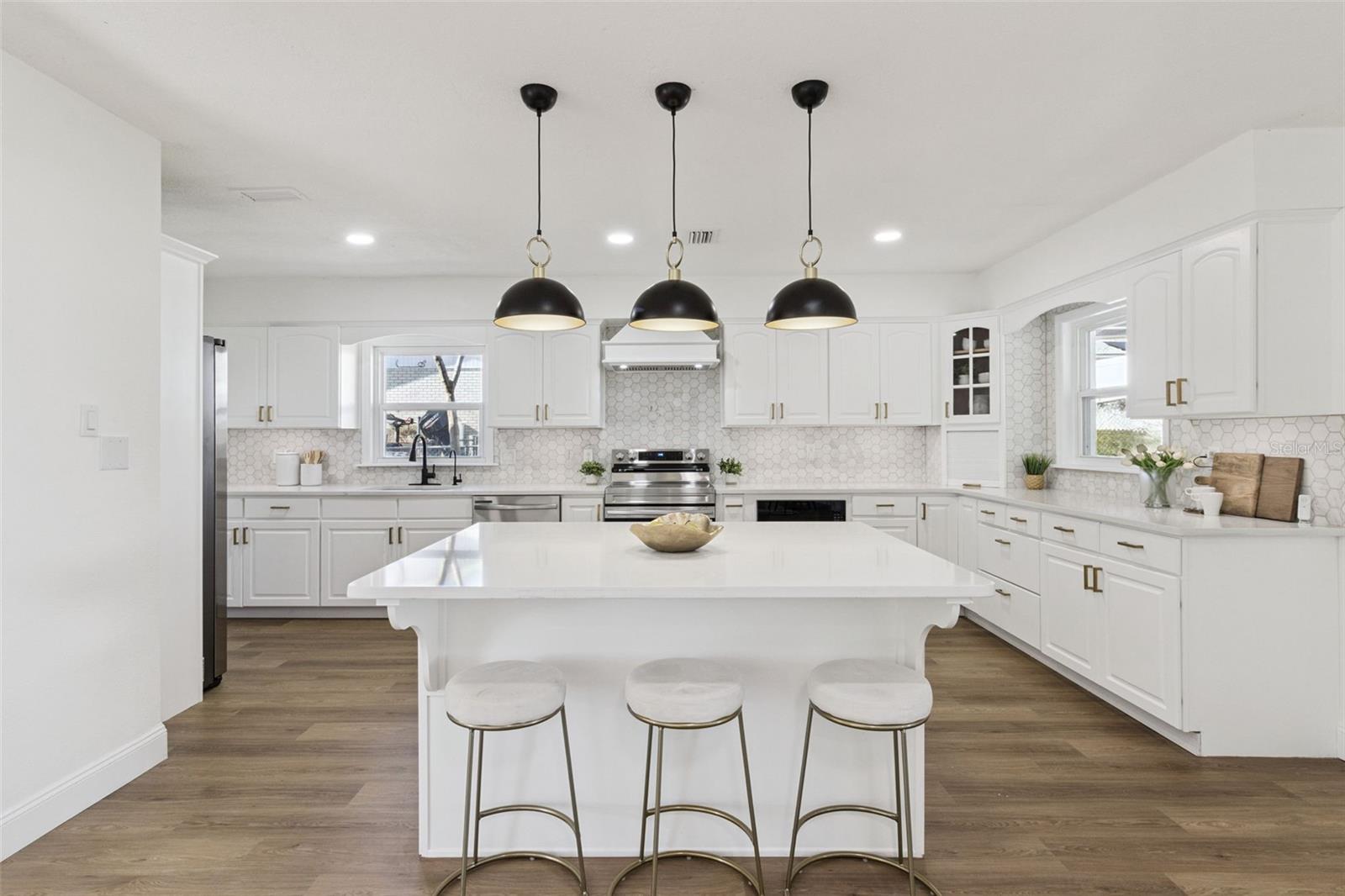 Image 18 of 54 For 1106 Lake Ariana Boulevard