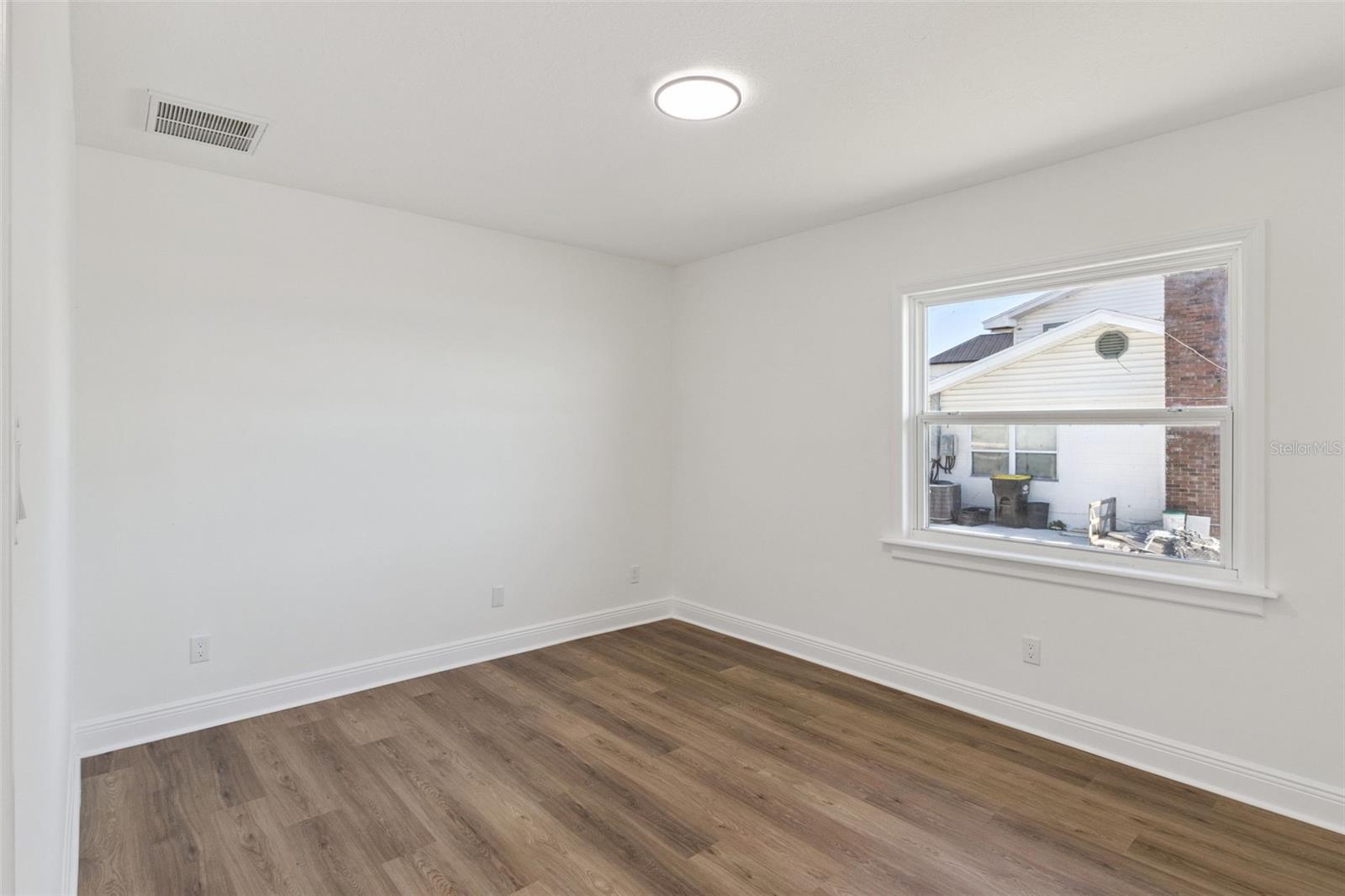 Image 29 of 54 For 1106 Lake Ariana Boulevard