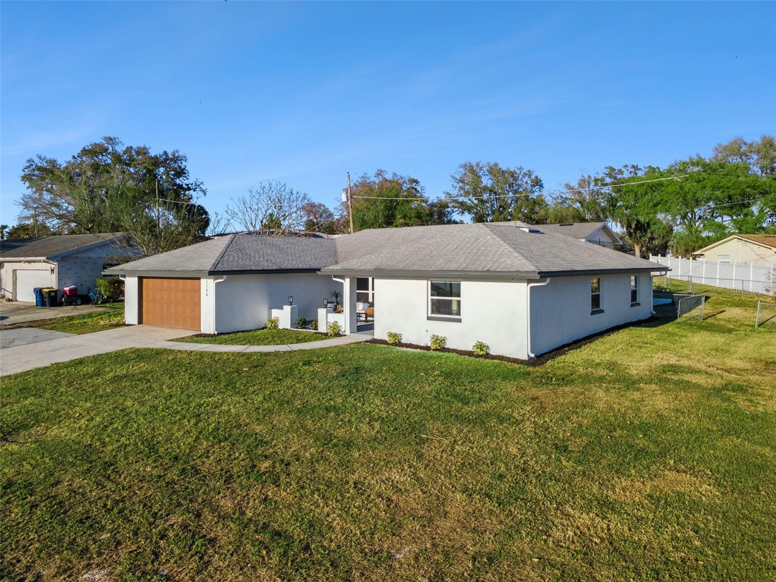 Image 4 of 54 For 1106 Lake Ariana Boulevard