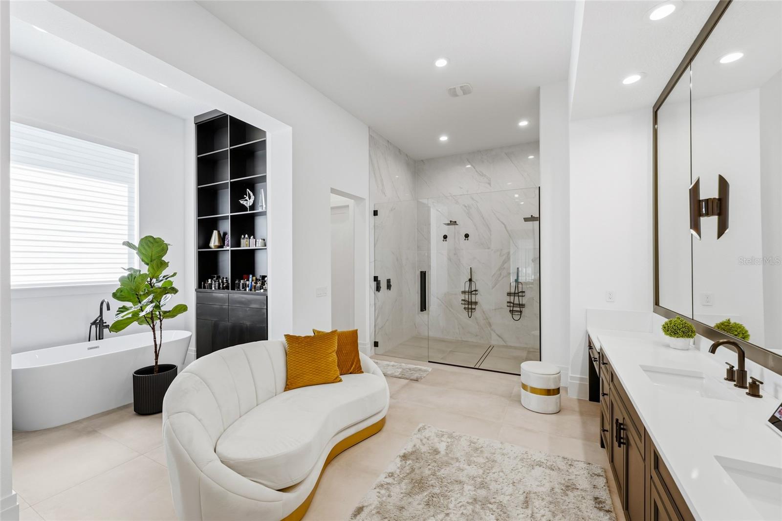 Image 16 of 32 For 16848 Vinci Way