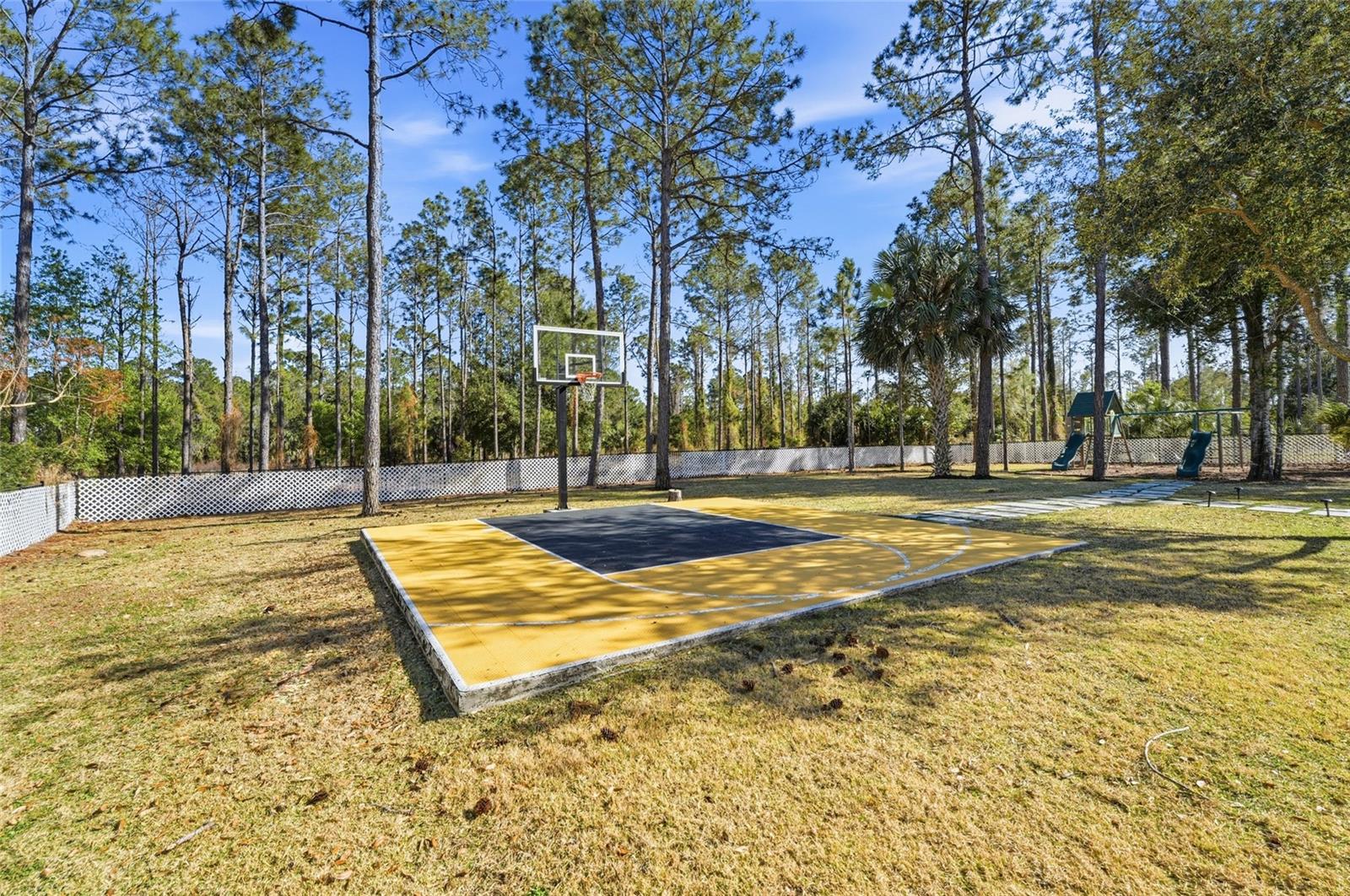 Image 29 of 32 For 16848 Vinci Way